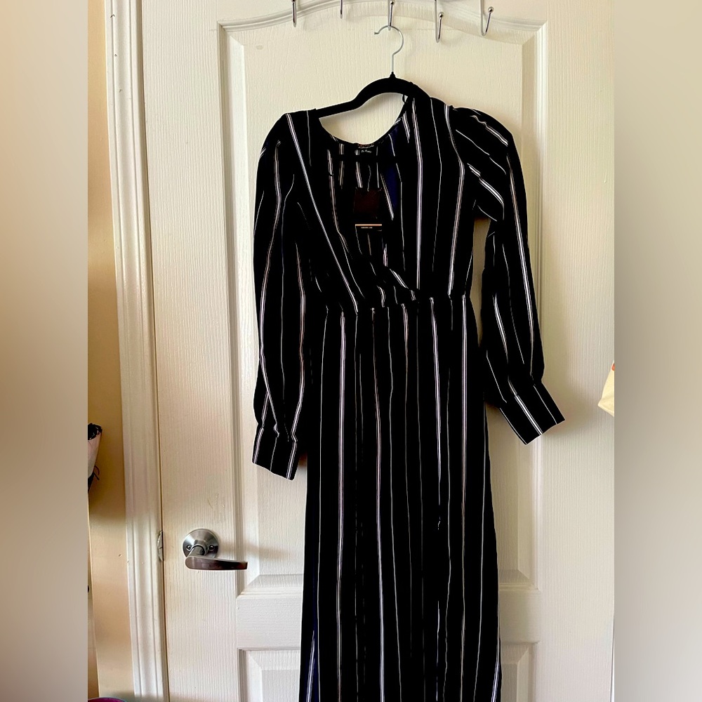 Forever 21 Navy Blue Striped Long Sleeve Maxi Dress - tag still on